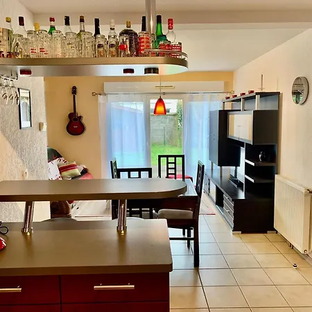 Holiday home Maison 2* Avec Jardin, Proche Centre Et Pistes Cyclables A - Fr-1-239-1023 *