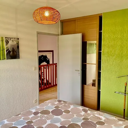 Holiday home Maison 2* Avec Jardin, Proche Centre Et Pistes Cyclables A - Fr-1-239-1023 *